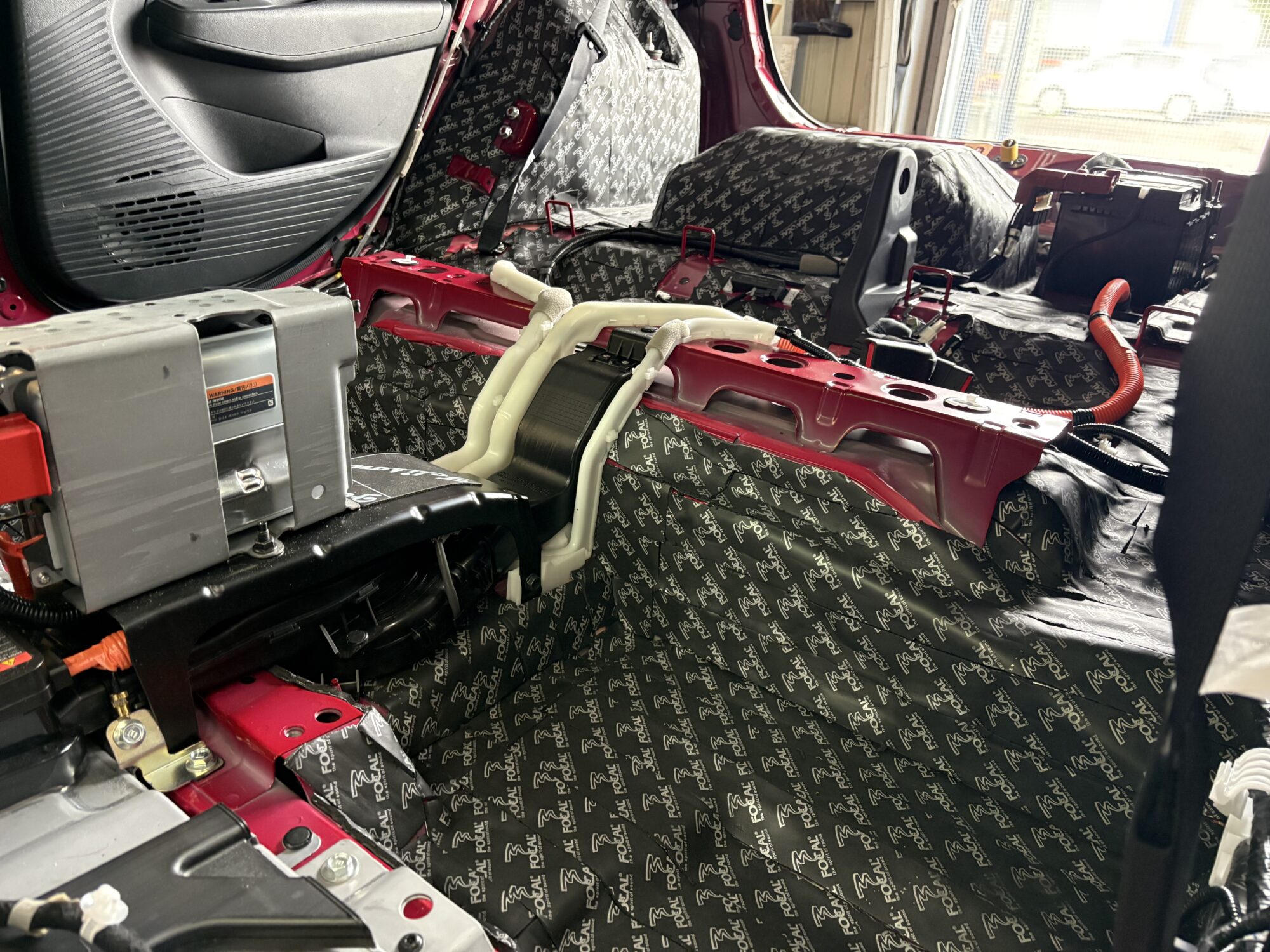 ノートに車内を静かにするほぼフル施工デッドニング