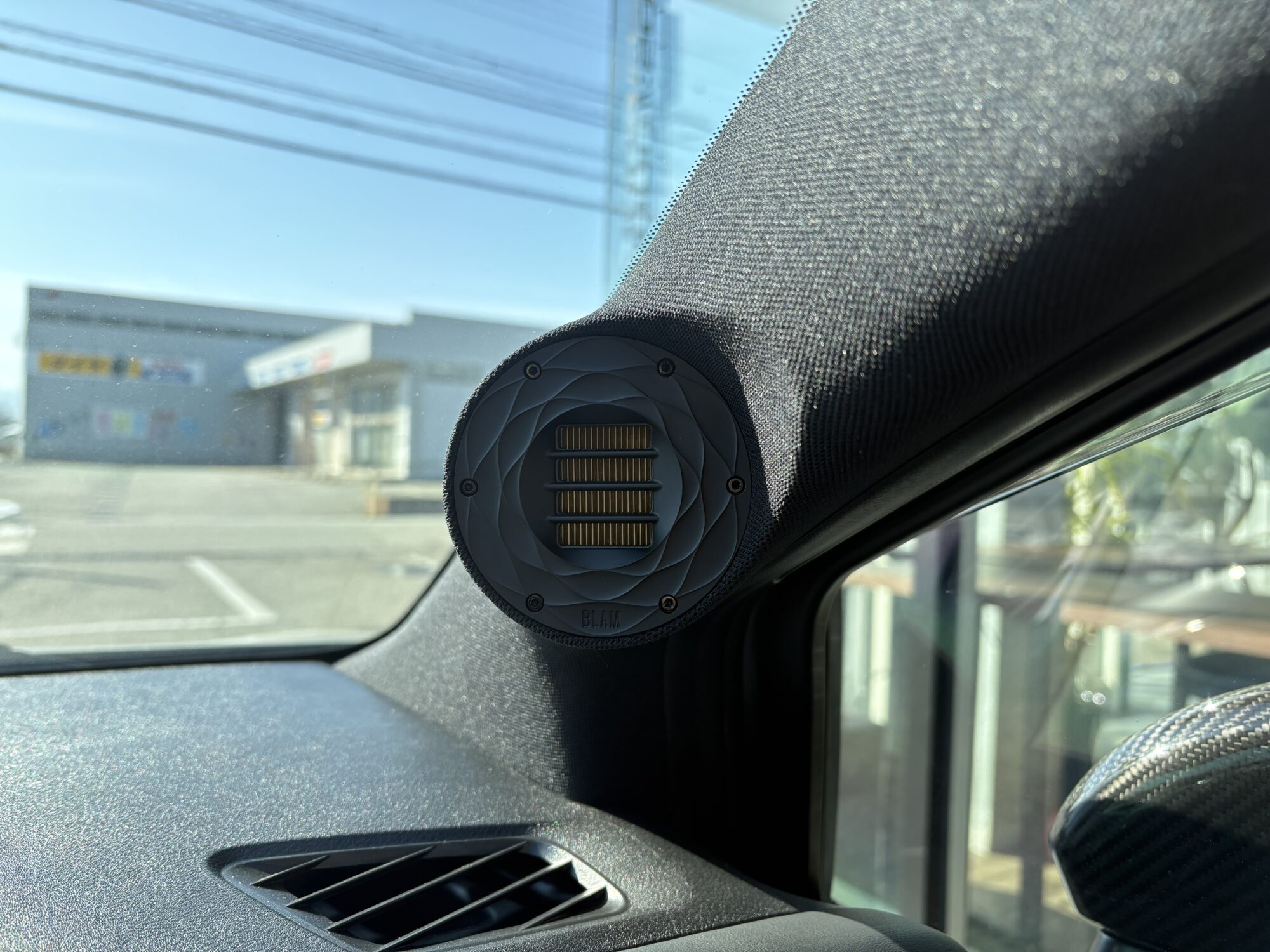 ノートオーラにオーディオカスタム スピーカー/DSP/サブウーファー取り付け